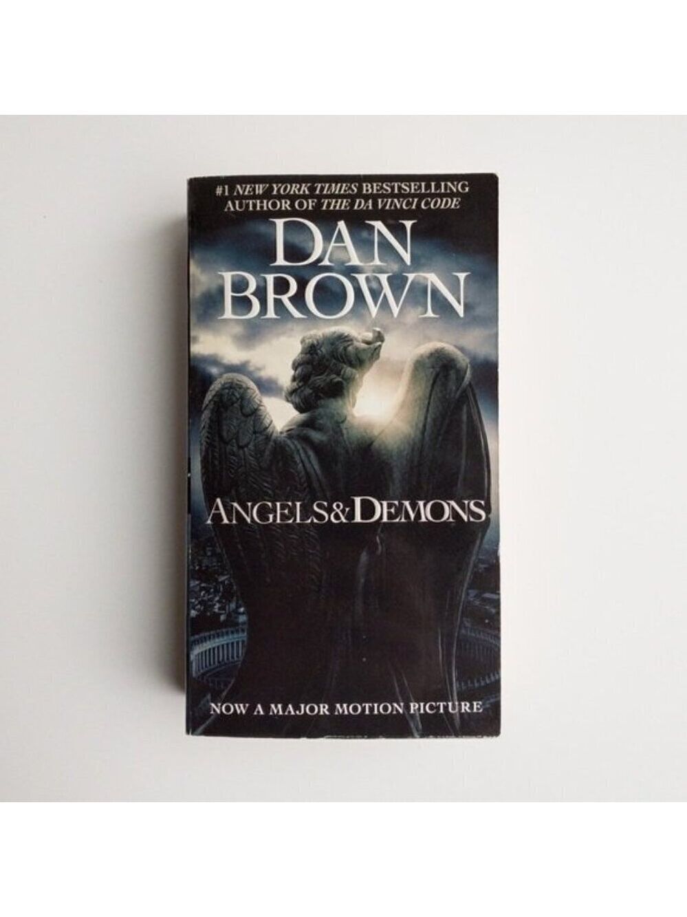 Angels & Demons - Dan Brown